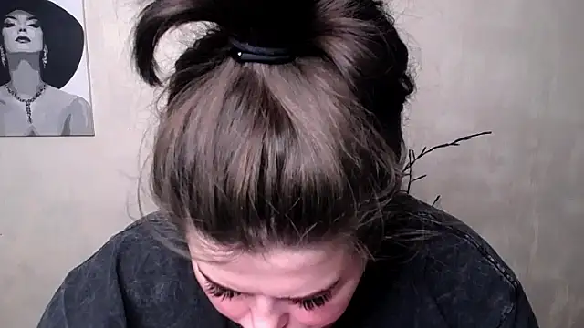 Snapshot of Emily_Mo chatting on September 18, 2025, 5:20 am Emily Mo online show from September 18, 2025, 5:20 am