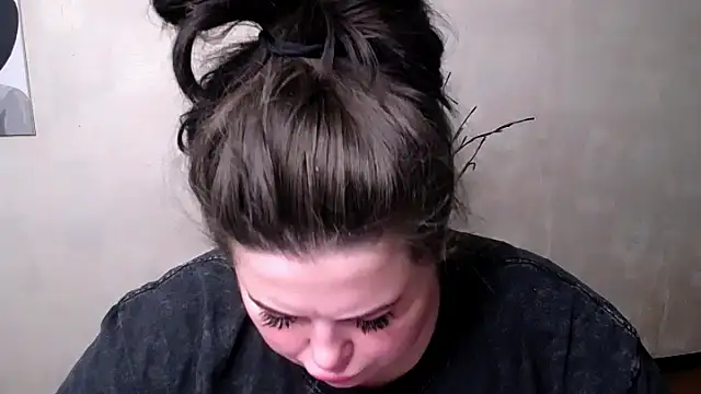 Snapshot of Emily_Mo chatting on September 23, 2025, 5:32 am Emily Mo online show from September 23, 2025, 5:32 am