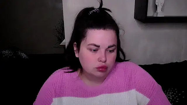 Snapshot of Emily_Mo chatting on October 9, 2025, 5:38 am Emily Mo online show from October 9, 2025, 5:38 am