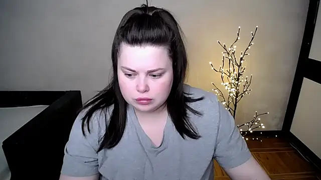 Emily Mo online show from May 7, 2026, 5:46 am