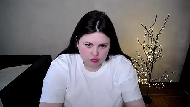 Emily Mo online show from May 8, 2026, 5:46 am