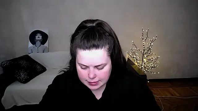 Emily Mo online show from May 21, 2026, 5:36 am