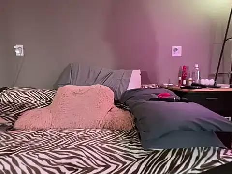 Snapshot of 1Lustfully_yours chatting on March 15, 2026, 2:06 am 1Lustfully yours online show from March 15, 2026, 2:06 am