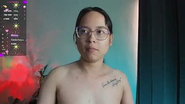 Snapshot of shantalc3rezo chatting on October 9, 2025, 7:23 pm shantalc3rezo online show from October 9, 2025, 7:23 pm