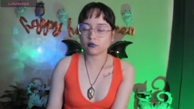 Snapshot of shantalc3rezo chatting on October 17, 2025, 8:00 pm shantalc3rezo online show from October 17, 2025, 8:00 pm