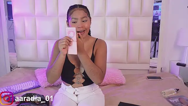 Anais aradia online show from February 5, 2026, 7:24 am