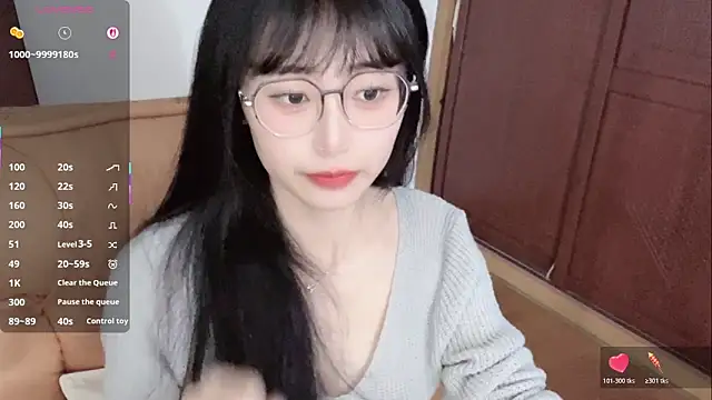 4uoki online show from May 2, 2026, 3:39 pm