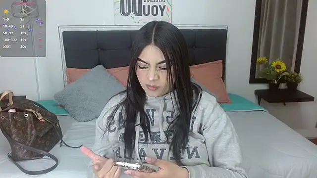 eva six online show from October 8, 2025, 7:22 pm