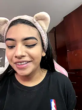 eva six online show from October 29, 2025, 5:47 pm