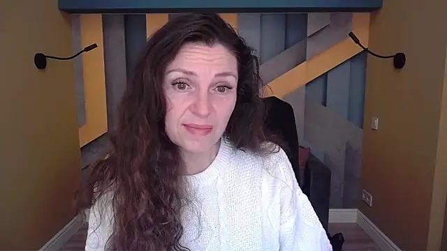 EllaLong online show from November 25, 2025, 12:38 pm