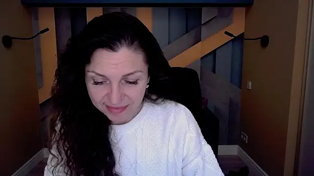 EllaLong online show from January 6, 2026, 12:31 pm