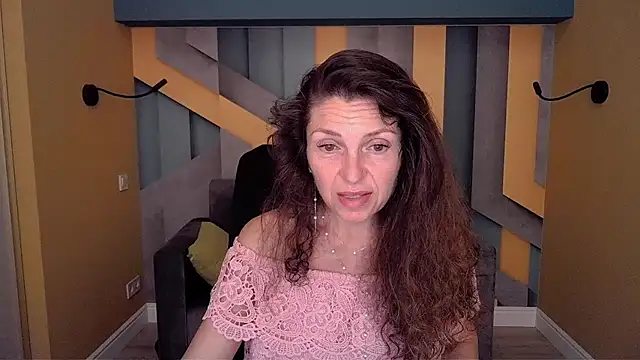 EllaLong online show from June 26, 2026, 11:36 am