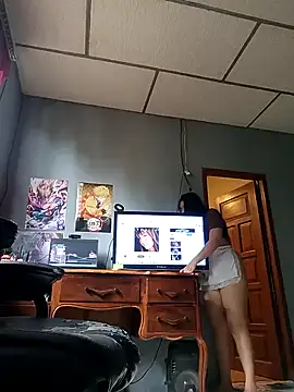 Snapshot of DanelyLopez chatting on January 21, 2025, 8:00 pm DanelyLopez online show from January 21, 2025, 8:00 pm