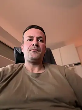 Adis1984Ger online show from March 3, 2026, 9:53 pm