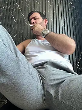 Snapshot of Maxi_TheBigDaddy chatting on July 25, 2026, 3:42 pm Maxi TheBigDaddy online show from July 25, 2026, 3:42 pm
