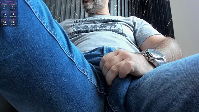 Snapshot of Maxi_TheBigDaddy chatting on July 28, 2026, 3:21 pm Maxi TheBigDaddy online show from July 28, 2026, 3:21 pm