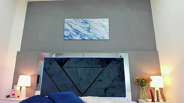 Lauralove 69 online show from October 15, 2025, 4:29 pm