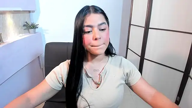 LyndaKimm online show from January 25, 2025, 12:06 am
