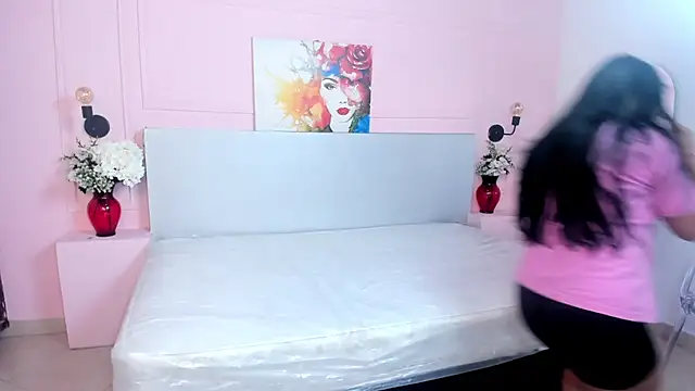 LyndaKimm online show from February 21, 2025, 12:05 am