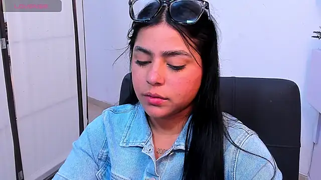 LyndaKimm online show from March 2, 2025, 6:05 am