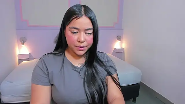 LyndaKimm online show from September 11, 2025, 9:04 pm