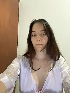 Snapshot of Sarah_millerr_ chatting on May 18, 2026, 4:07 am Sarah millerr online show from May 18, 2026, 4:07 am