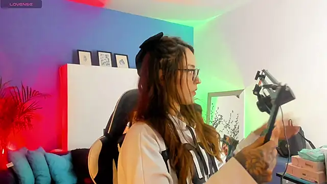 Megan inked online show from May 6, 2026, 3:35 am