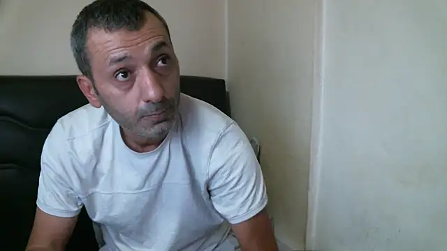 Snapshot of Rator_2 chatting on September 15, 2025, 9:37 pm Rator 2 online show from September 15, 2025, 9:37 pm