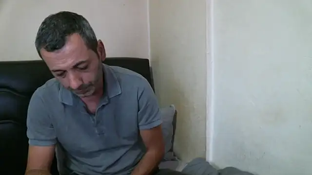 Snapshot of Rator_2 chatting on October 4, 2025, 1:53 pm Rator 2 online show from October 4, 2025, 1:53 pm