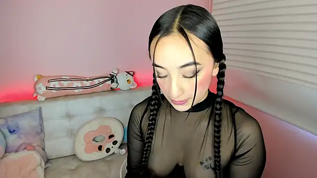 tinysara online show from April 30, 2026, 4:13 pm