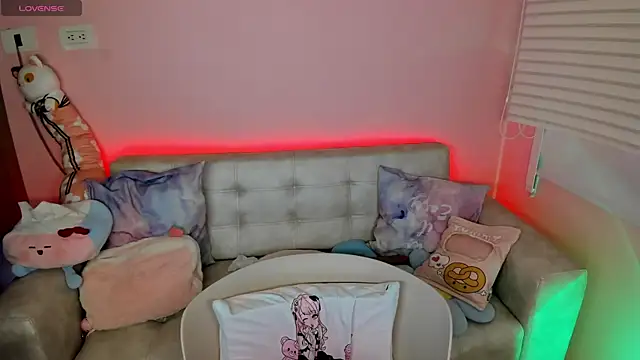 tinysara online show from June 20, 2026, 4:32 pm
