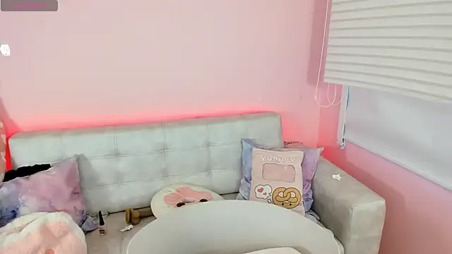 tinysara online show from June 29, 2026, 4:29 pm