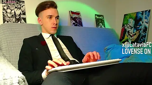 Midnighter  online show from May 21, 2026, 10:39 pm