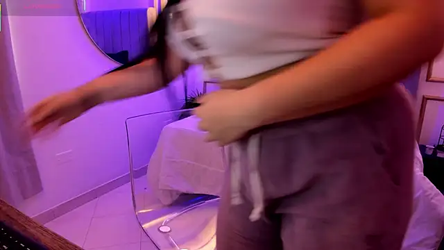 scarlet miller1 online show from October 3, 2025, 12:13 pm