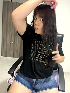 Violetacam 05 online show from October 8, 2025, 7:39 am