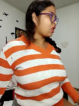 chalohott online show from September 21, 2025, 10:33 pm