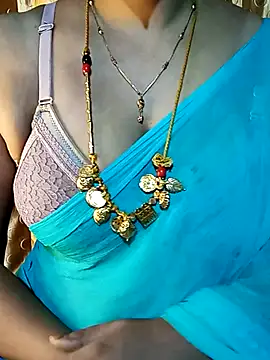 tuttifrutti17 online show from September 23, 2025, 5:27 pm