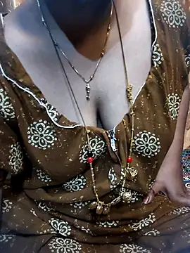 tuttifrutti17 online show from April 21, 2026, 5:06 pm