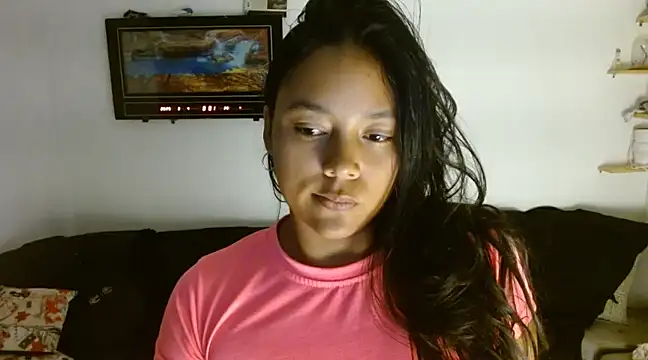 Snapshot of Chiara_petterson chatting on March 4, 2025, 5:00 am Chiara petterson online show from March 4, 2025, 5:00 am