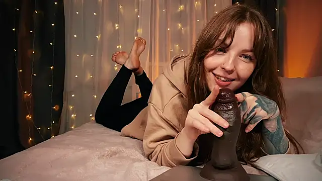 Snapshot of Pi-x-ie chatting on October 19, 2025, 2:40 pm Pi-x-ie online show from October 19, 2025, 2:40 pm