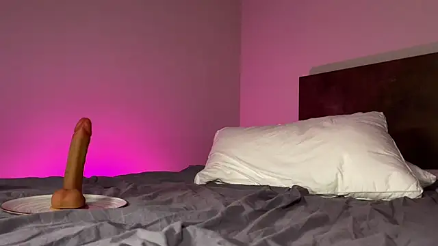 Pi-x-ie online show from April 5, 2026, 3:42 pm