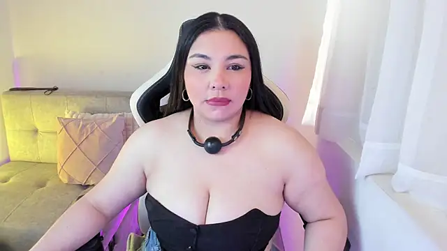 ambar-wells online show from July 30, 2026, 5:12 pm