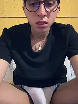 CamiRojas boy online show from September 22, 2025, 4:25 am