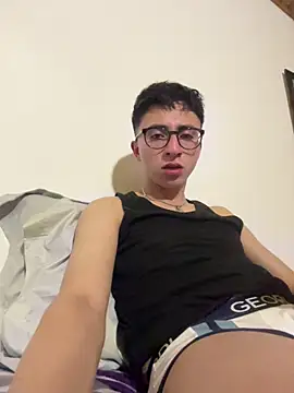 CamiRojas boy online show from May 9, 2026, 3:45 am