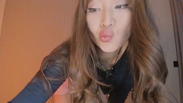 kawaii mia online show from March 17, 2026, 4:54 pm