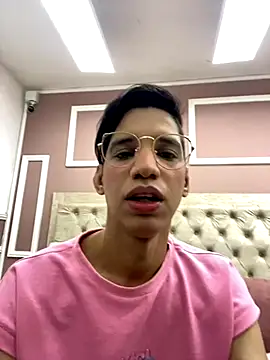 Ariel Femboy  online show from November 18, 2025, 8:35 pm