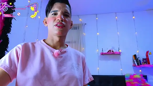 Ariel Femboy  online show from February 8, 2026, 5:11 am