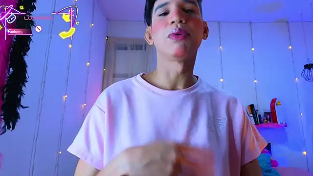 Ariel Femboy  online show from February 10, 2026, 4:38 am