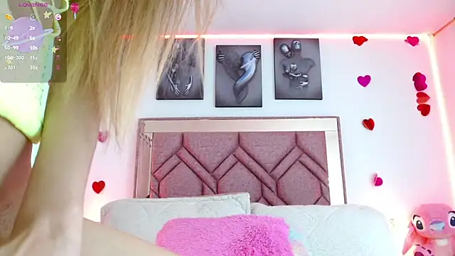 Snapshot of Angely_18 chatting on February 24, 2025, 11:19 pm Angely 18 online show from February 24, 2025, 11:19 pm