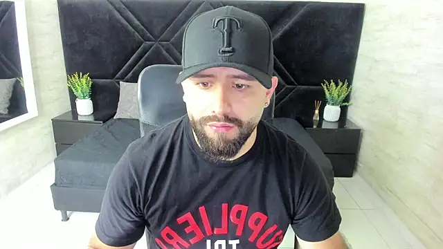 jhon bear03 online show from August 5, 2026, 11:24 am